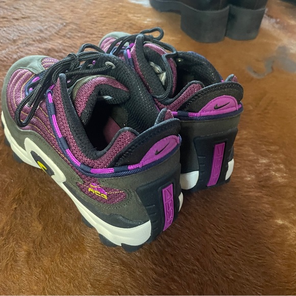 NIKE AIR SCARN SNEAKERS - Picture 6 of 8